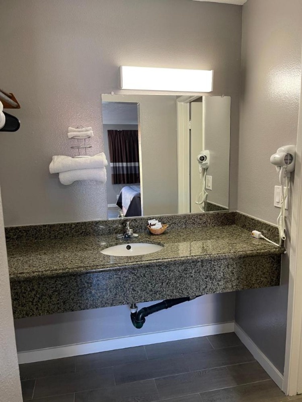 El Segundo Inn image 30