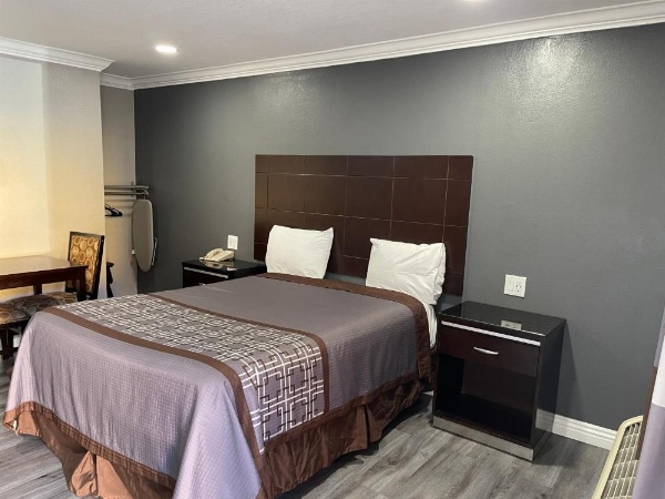 El Segundo Inn image 33